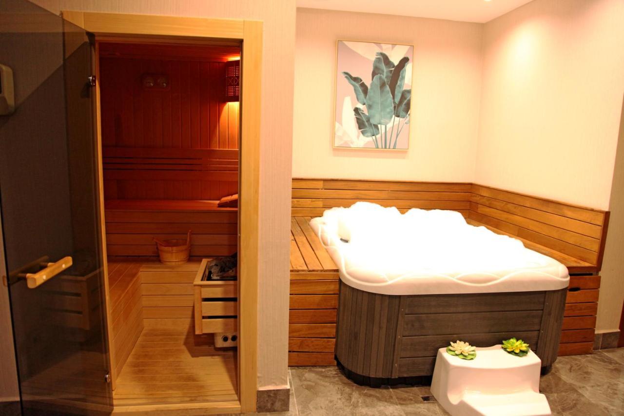 Ramada By Wyndham Istanbul Alibeykoy Hotel Buitenkant foto