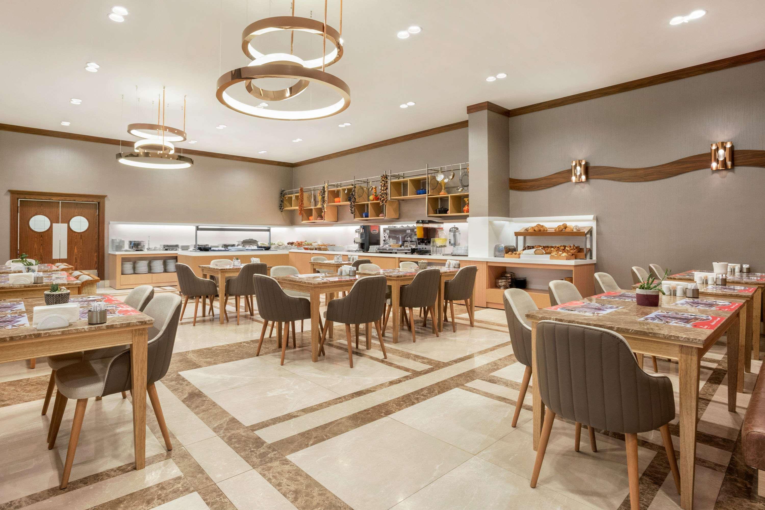 Ramada By Wyndham Istanbul Alibeykoy Hotel Buitenkant foto