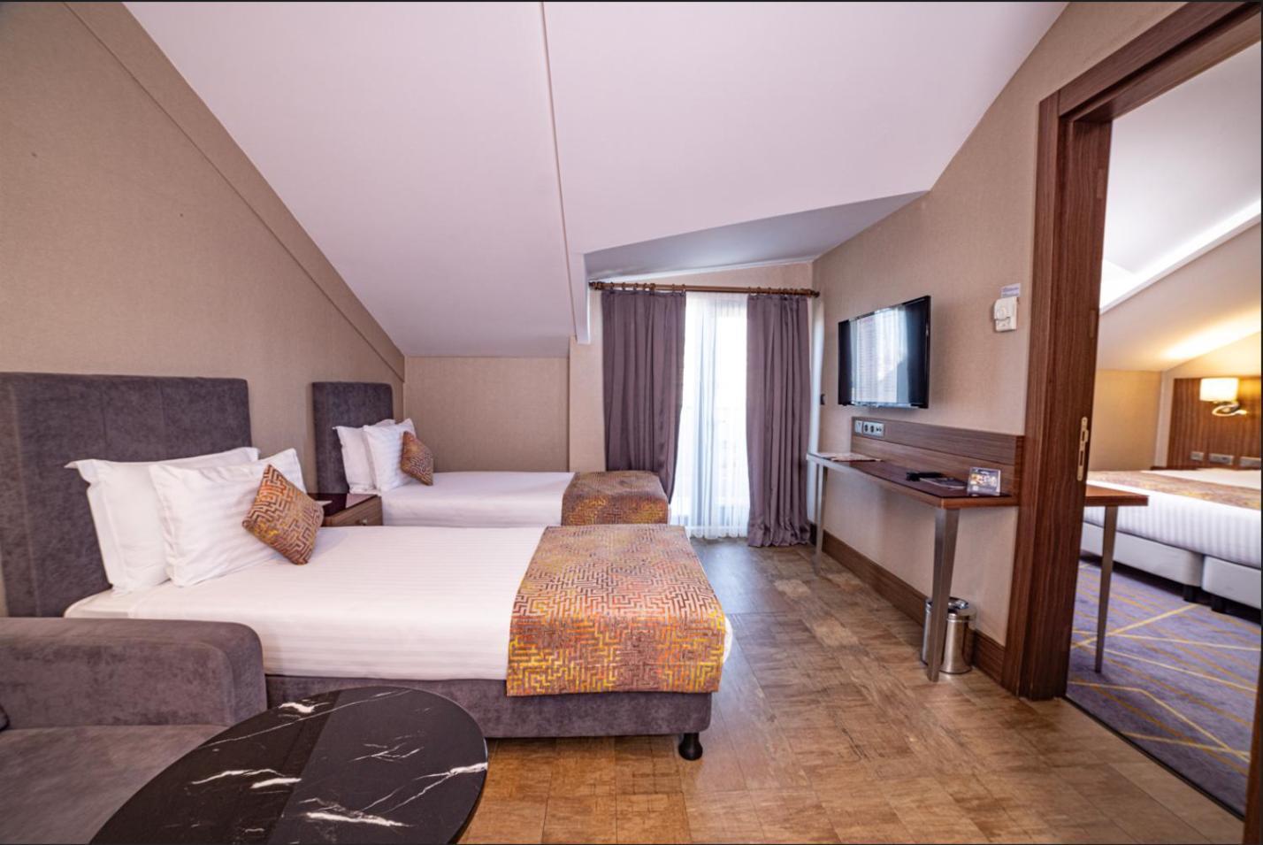 Ramada By Wyndham Istanbul Alibeykoy Hotel Buitenkant foto
