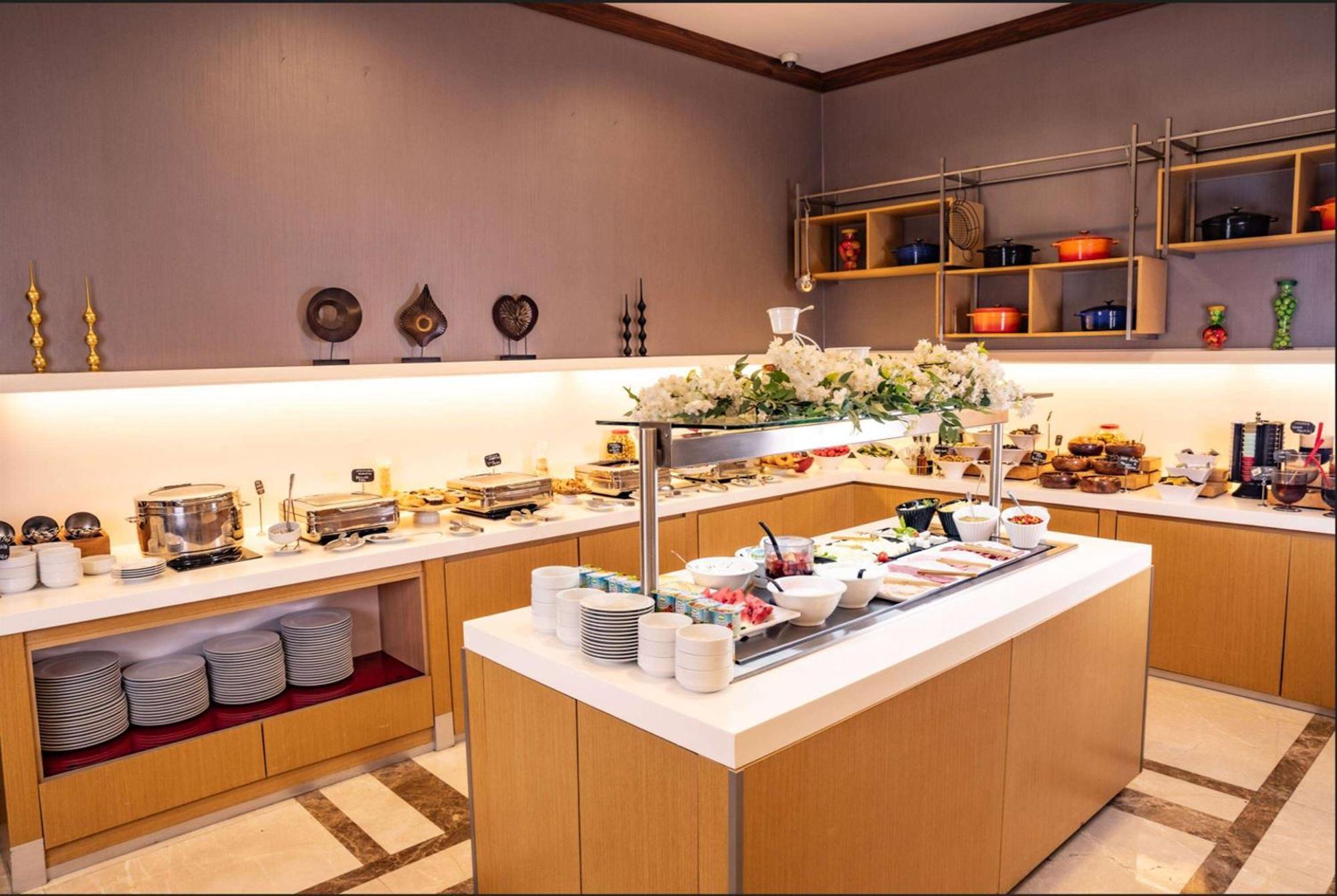 Ramada By Wyndham Istanbul Alibeykoy Hotel Buitenkant foto