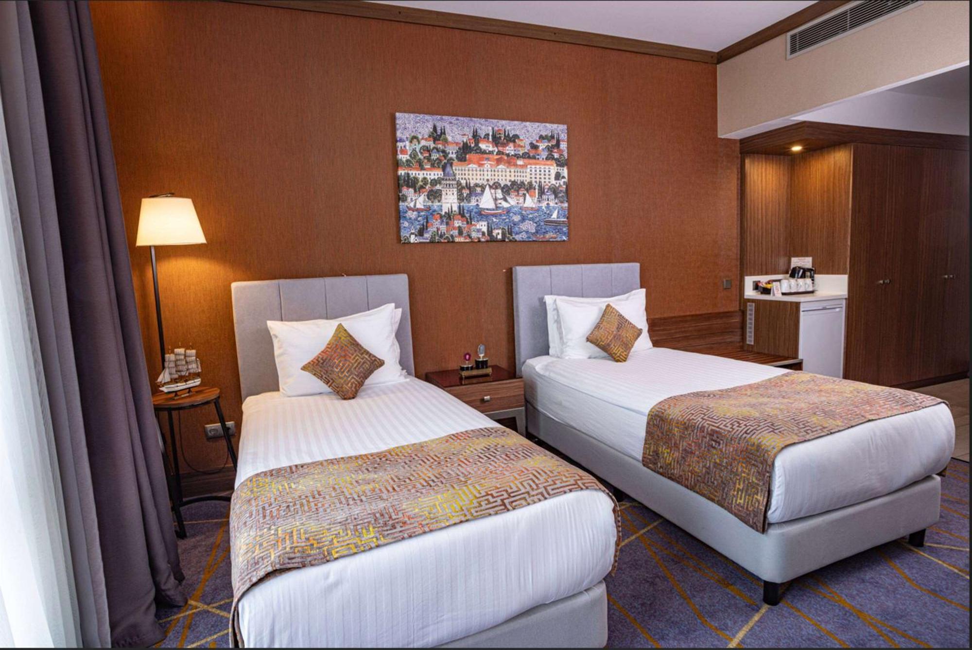 Ramada By Wyndham Istanbul Alibeykoy Hotel Buitenkant foto