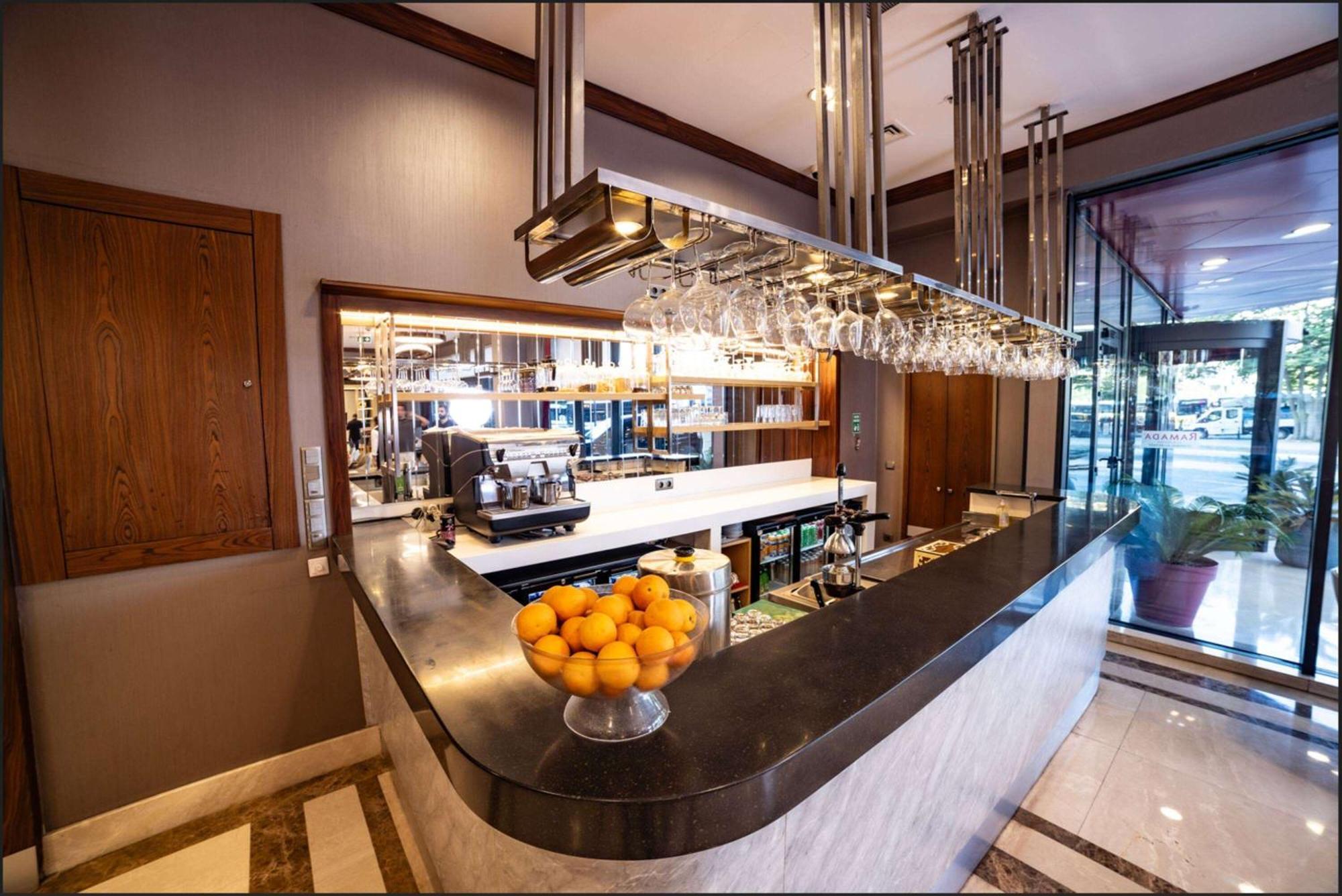 Ramada By Wyndham Istanbul Alibeykoy Hotel Buitenkant foto