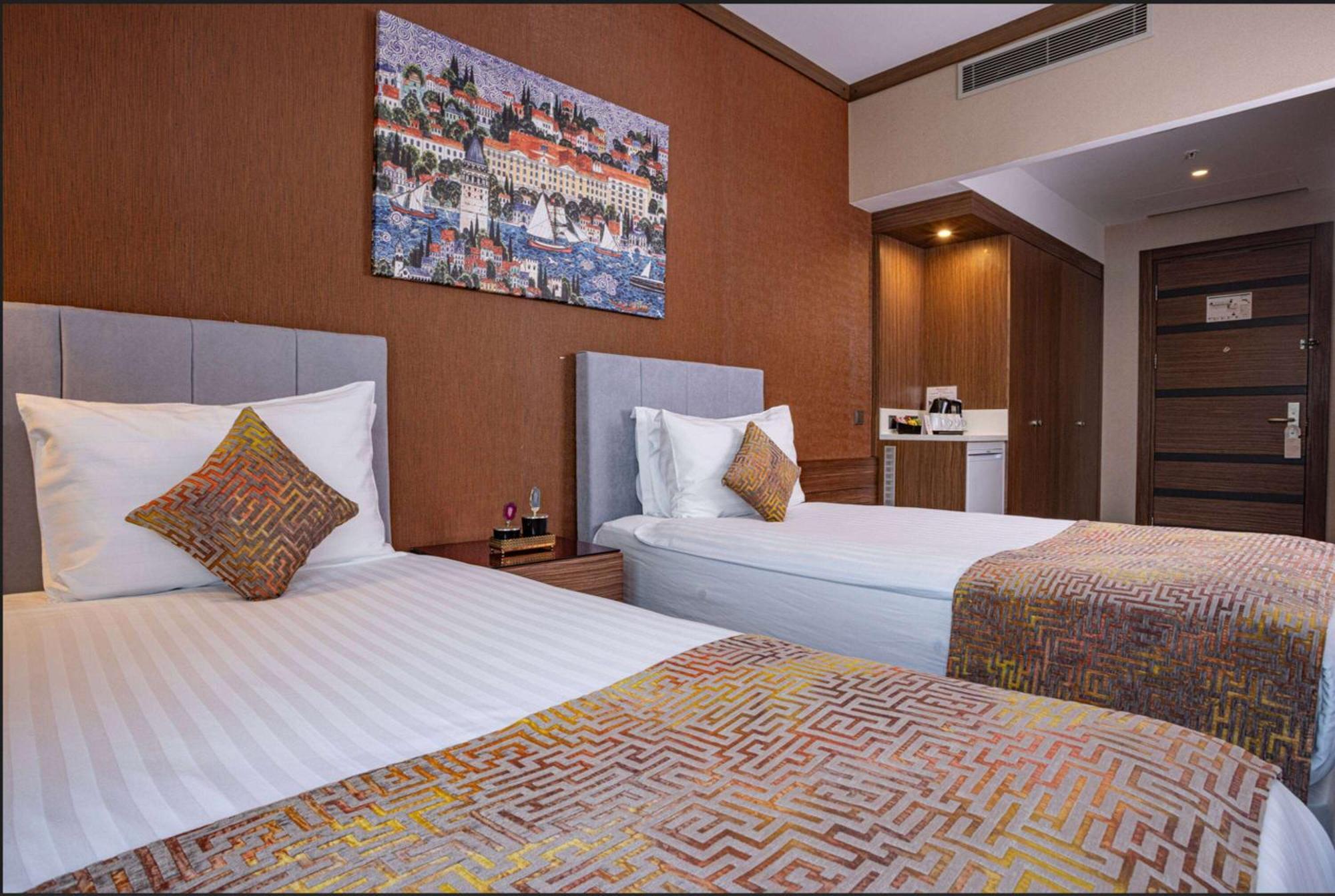 Ramada By Wyndham Istanbul Alibeykoy Hotel Buitenkant foto