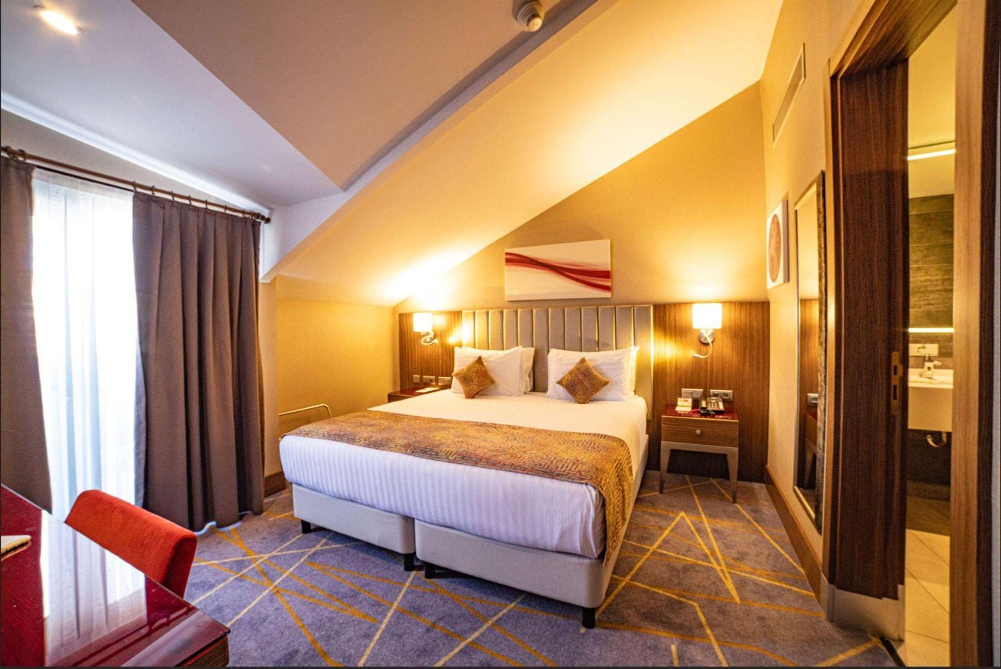 Ramada By Wyndham Istanbul Alibeykoy Hotel Buitenkant foto