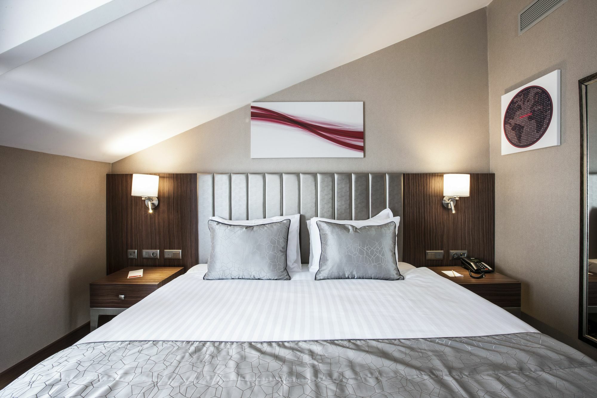 Ramada By Wyndham Istanbul Alibeykoy Hotel Buitenkant foto